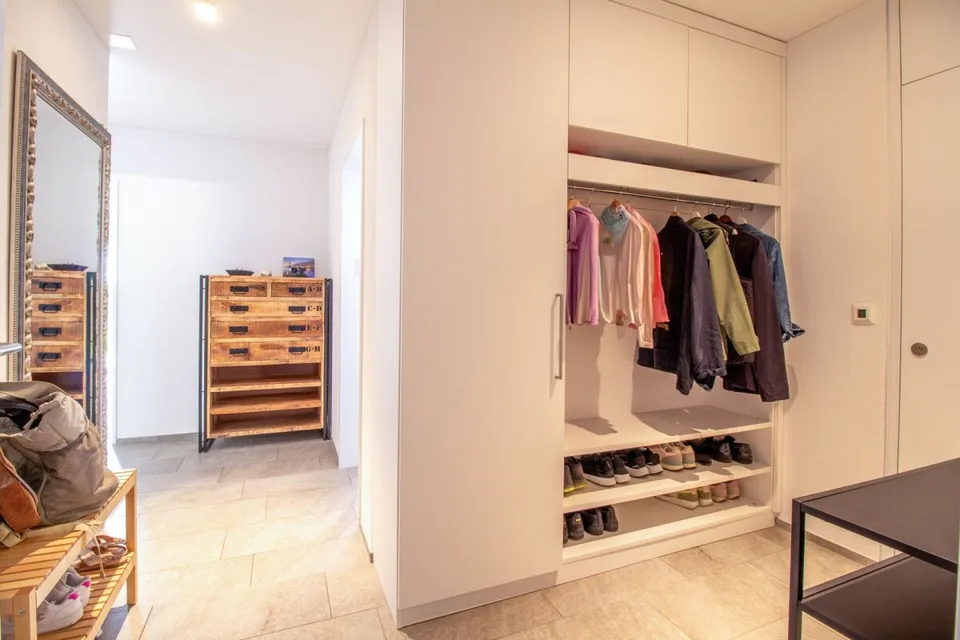 Moderne und helle 3.5-Zimmer- Gartenwohnung im steuergünstigen Winkel – Foto 8 von 18