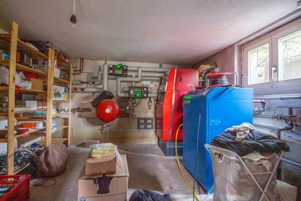 Maison individuelle dépendante avec potentiel, bâtiment d'atelier/garage séparé de grande taille – photo 23 sur 24