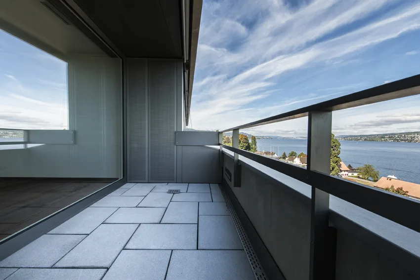 Appartement mansardé moderne et unique avec vue sur le lac