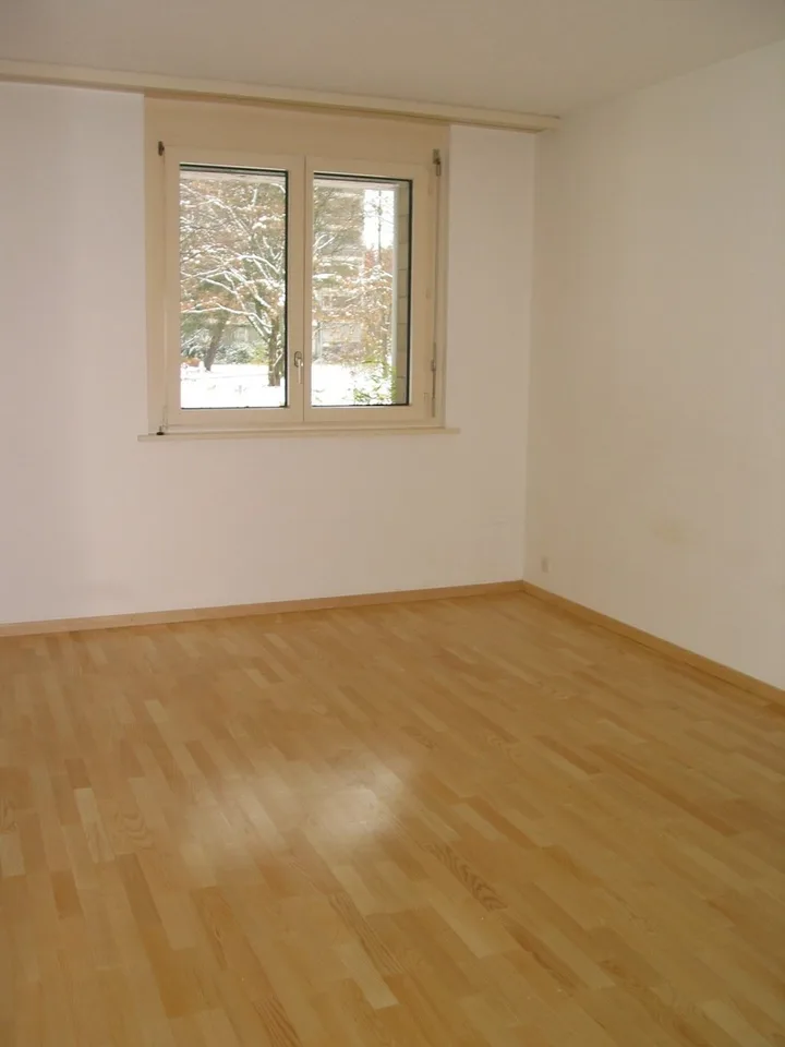 3.5-Zimmerwohnung mit gedecktem Gartensitzplatz – Foto 7 von 10