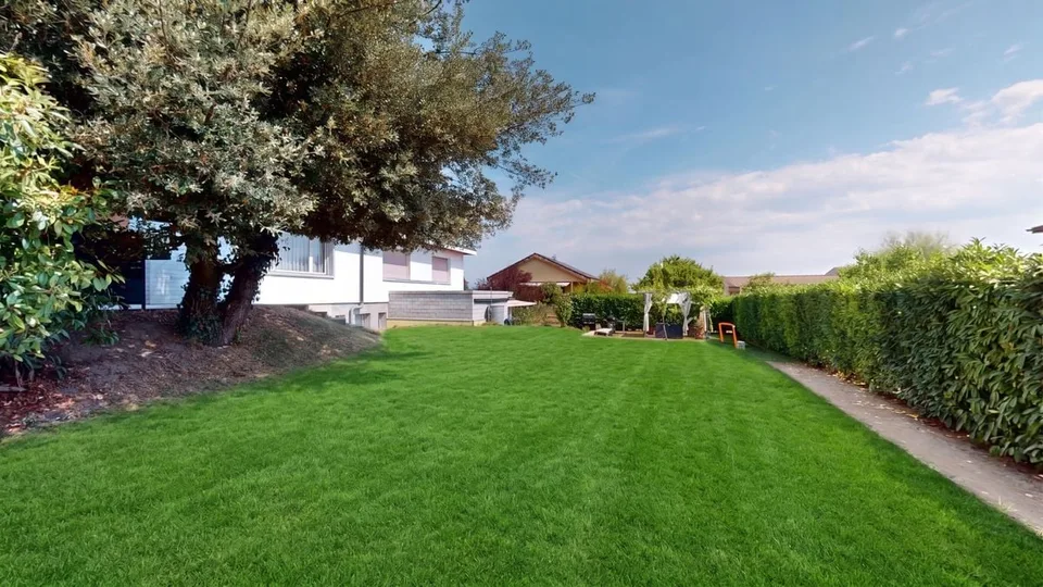 Casa indipendente con due appartamenti e spazi esterni! – foto 2 di 13