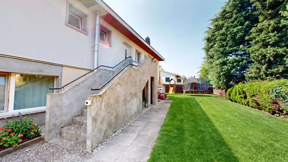 Casa indipendente con due appartamenti e spazi esterni! – foto 3 di 13