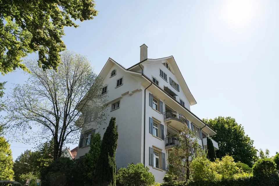 Above the roofs of Hottingen – stylish apartment with a far-reaching view – photo 9 of 10