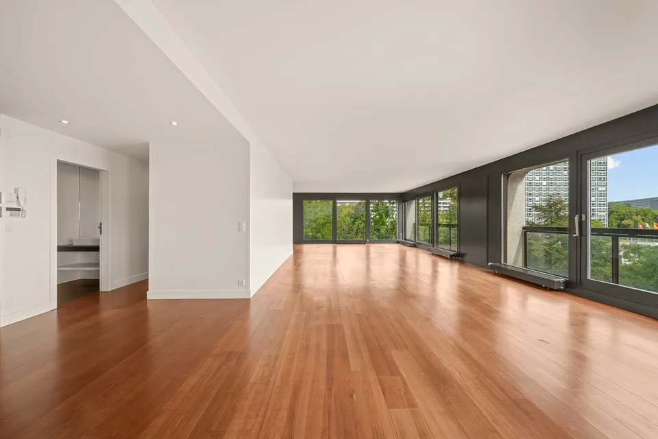 Unique penthouse with rooftop and swimming pool and amazing view on the lake and the Jet d’Eau – photo 3 sur 16