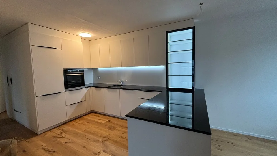 Trasferirsi e sentirsi a casa in questo appartamento di 3,5 locali moderno con balcone – foto 2 di 8