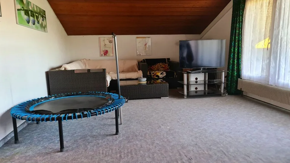 Charming 6-room single-family home with a beautiful winter garden and an additional 2-room apartment – photo 12 of 15