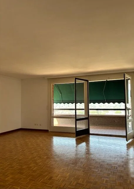 ELEGANTES 2.5 ZIMMER-WOHNUNG MIT SCHÖNER SEEVIEW – Foto 2 von 13
