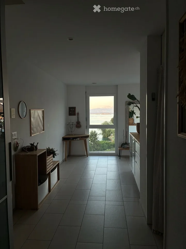 Moderne Wohnung mit atemberaubender Seesicht (befristet) – Foto 2 von 5