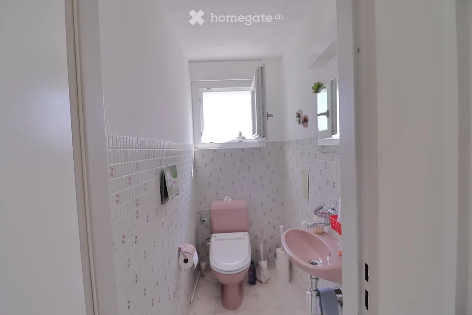 Maison de 4 ½ pièces indépendante avec beaucoup de potentiel à vendre à Fällanden dans un emplacement ensoleillé – photo 13 sur 17