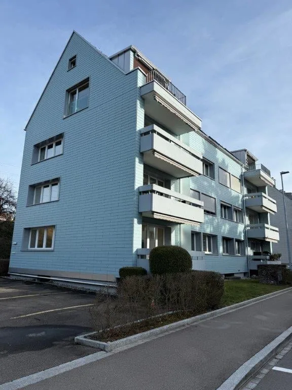 3 1/2 Zimmer-Dachwohnung mit grossem Nebenraum