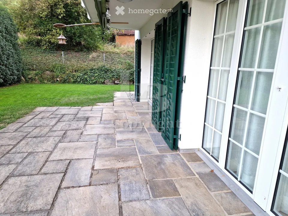 7.5 Zimmer Einfamilienhaus mit Garten, Doppelgarage und Baulandreserven – Foto 8 von 9