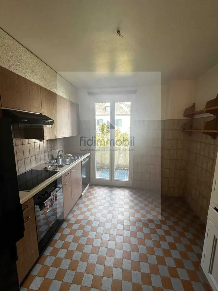 Wohnung mit 3 Zimmern, Balkon und Seeblick – Foto 2 von 10