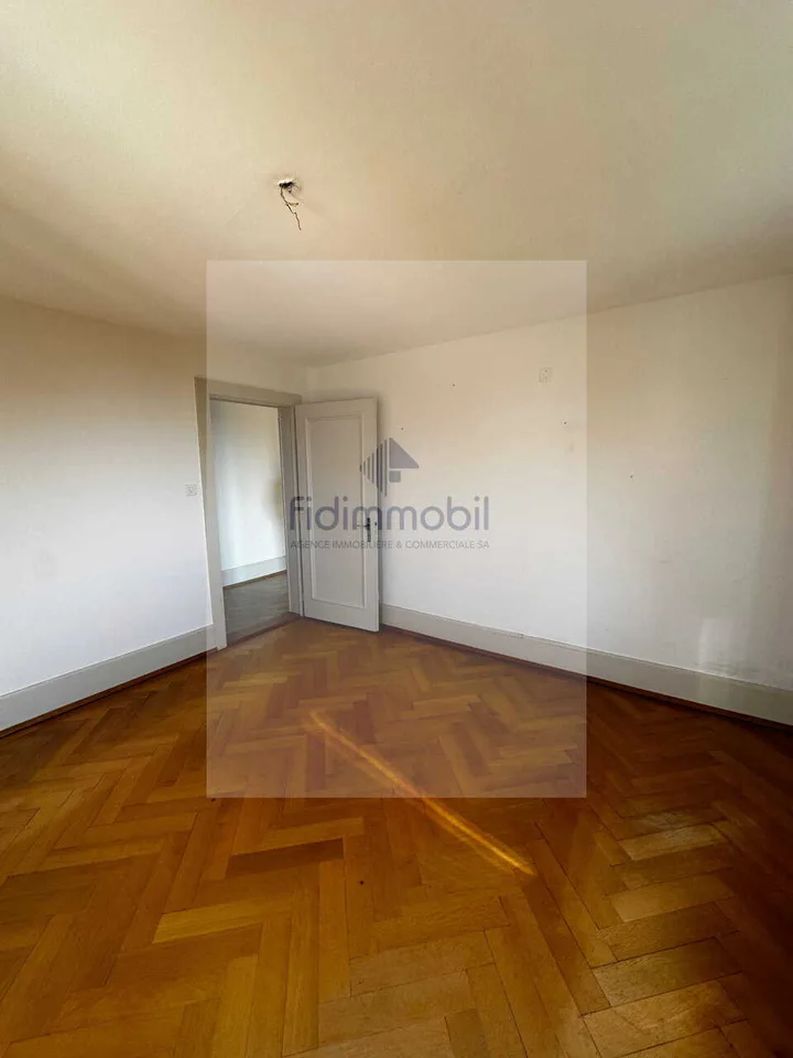 Wohnung mit 3 Zimmern, Balkon und Seeblick – Foto 4 von 10