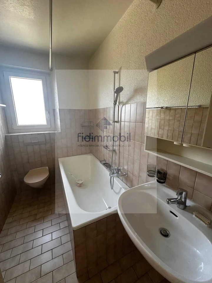 Wohnung mit 3 Zimmern, Balkon und Seeblick – Foto 9 von 10