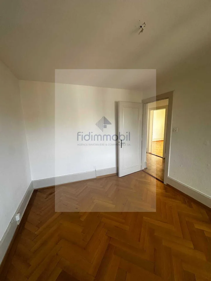 Wohnung mit 3 Zimmern, Balkon und Seeblick – Foto 6 von 10
