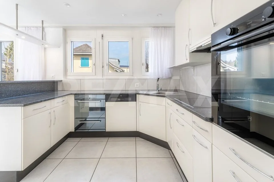 Centrally located 5½-room maisonette apartment with style – photo 6 of 13
