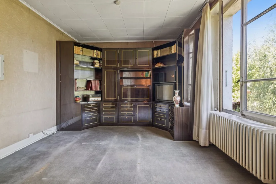 House to renovate with great potential – photo 9 of 13