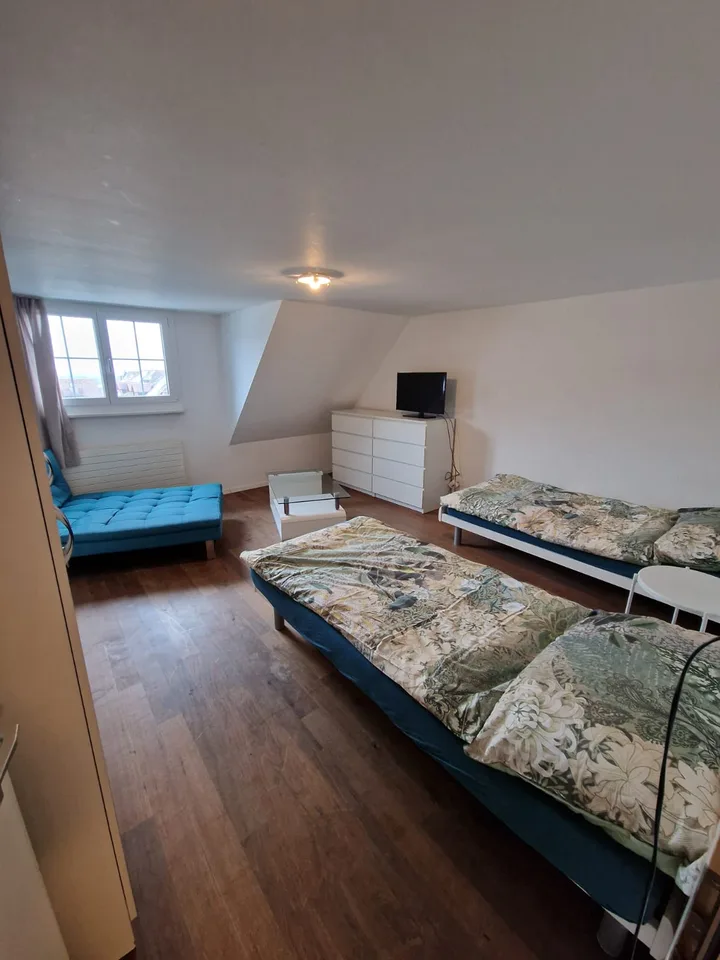 Furnished Room Near Train Station – photo 4 of 9