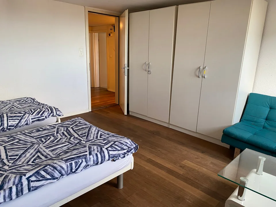 Furnished Room Near Train Station – photo 6 of 9