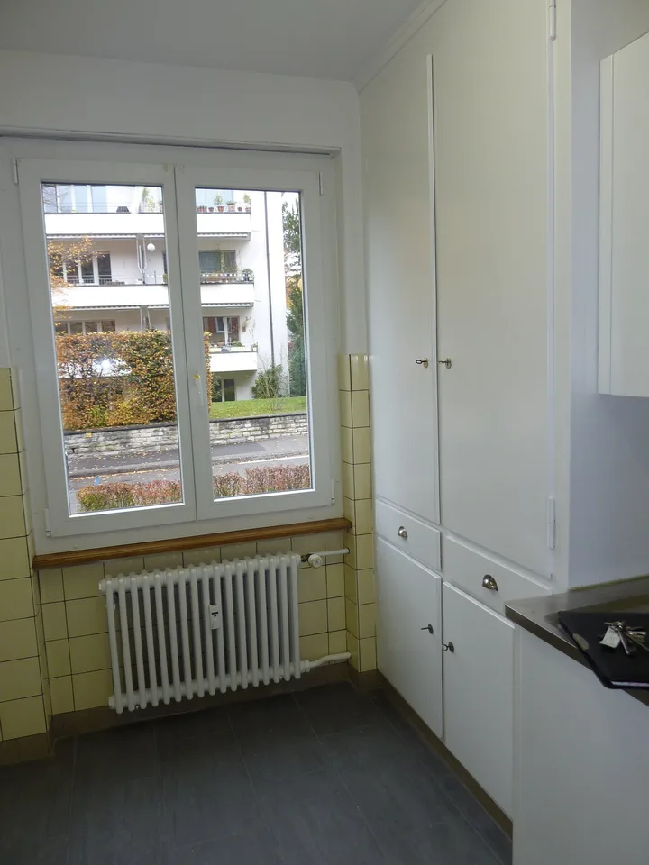 Charming 3-room apartment with balcony in Bern – available immediately – photo 3 of 12