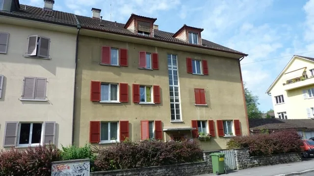 Charming 3-room apartment with balcony in Bern – available immediately – photo 2 of 12