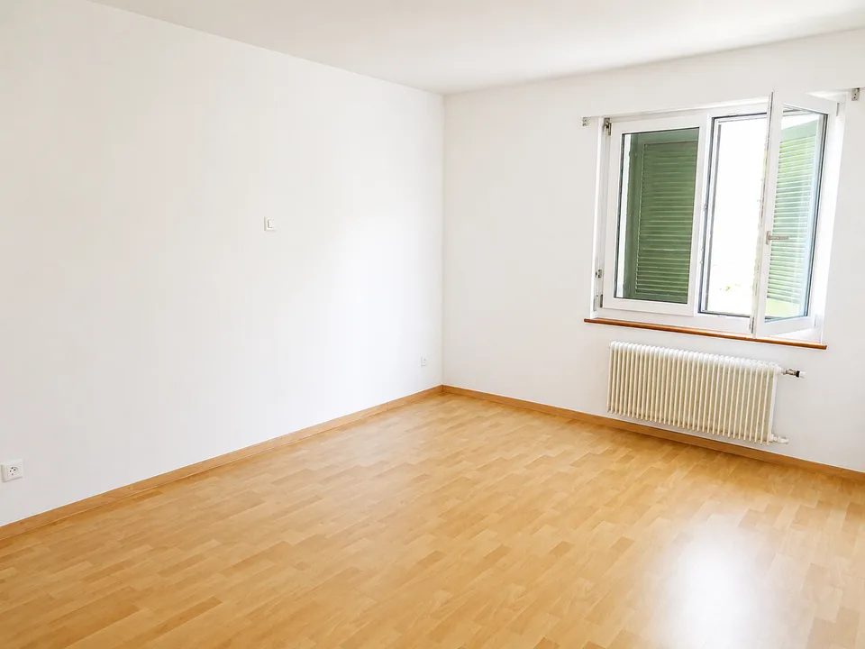 Grosszügige 8-Zimmer-Wohnung mit Balkon und wunderschöner Weitsicht – Foto 7 von 10
