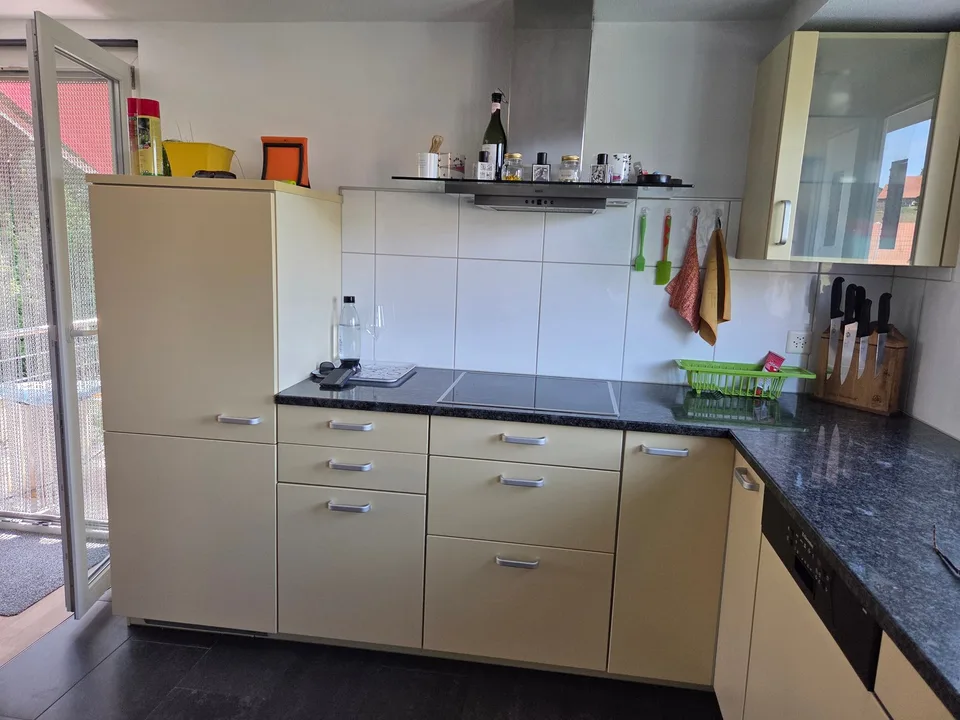 Casa unifamiliare affascinante con terreno spazioso e vista sulla catena di Gantrisch – foto 2 di 25