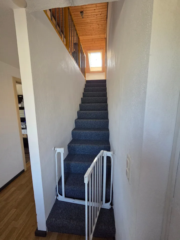 Casa unifamiliare affascinante con terreno spazioso e vista sulla catena di Gantrisch – foto 12 di 25