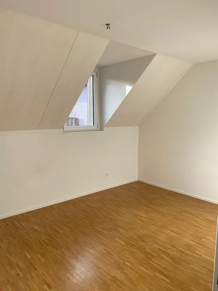 Disponibile dal 1.12./1.1. - Appartamento stylish di 3.5 locali con balcone, garage – foto 11 di 19