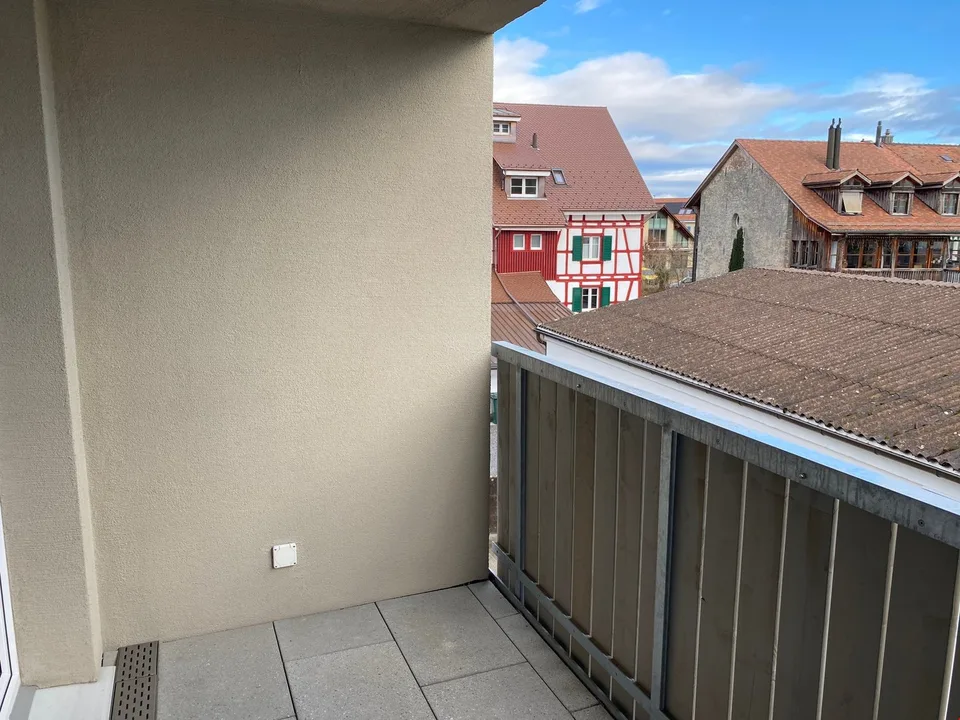 Disponibile dal 1.12./1.1. - Appartamento stylish di 3.5 locali con balcone, garage – foto 3 di 19