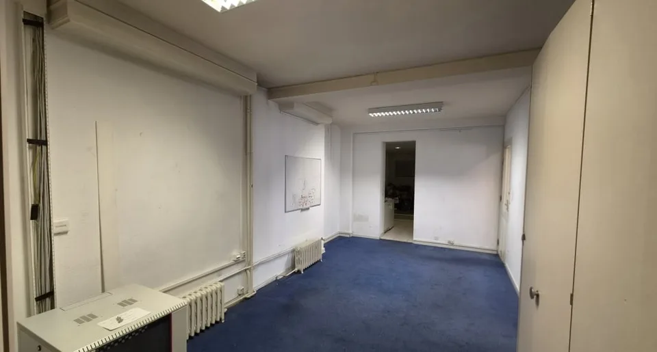 Büro von etwa 192 m2, im 1. Stock gelegen. – Foto 7 von 7