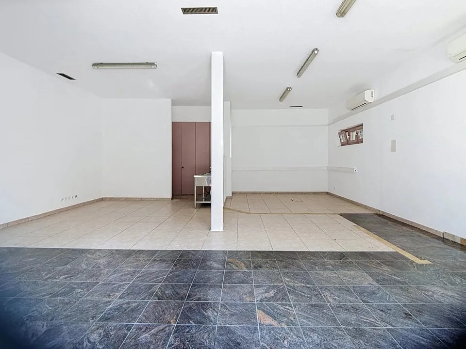 Riddes | Superficie piacevole nel cuore del villaggio con pignone sulla strada – foto 3 di 6