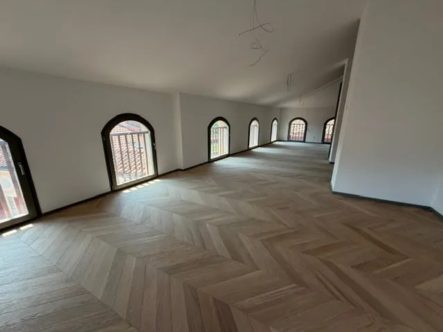 Attique de luxe dans un merveilleux bâtiment historique – photo 5 sur 7