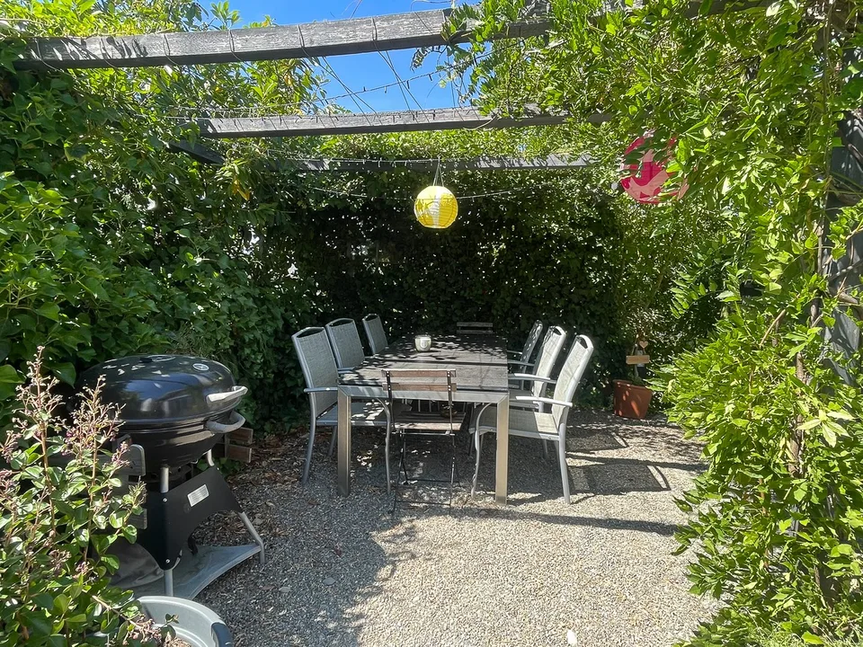Maison individuelle avec entrée séparée au niveau du jardin (idéal pour cabinet, bureau, etc.) et salle de loisirs – photo 11 sur 15