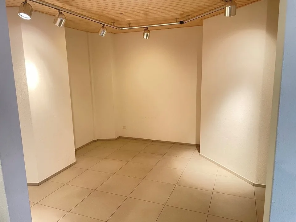 Local commercial dans un emplacement central au 56, Zugerstrasse à Horgen – photo 7 sur 10
