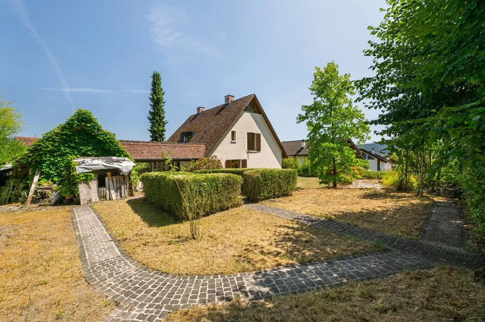 Freistehendes Einfamilienhaus mit viel Privatsphäre, grosszügigem G... – Foto 11 von 13