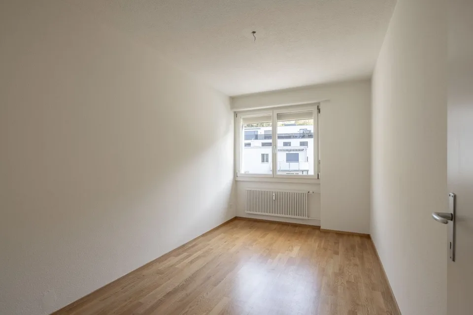 Heimelige 3.5 Z.-Wohnung mit Wintergarten-Balkon – Foto 7 von 8