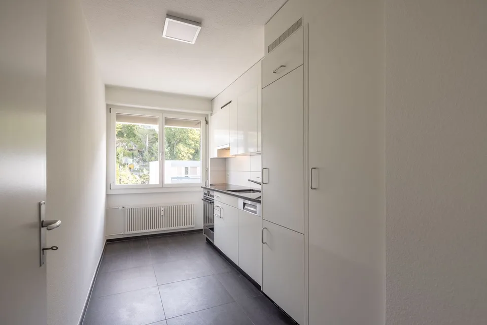 Heimelige 3.5 Z.-Wohnung mit Wintergarten-Balkon – Foto 4 von 8