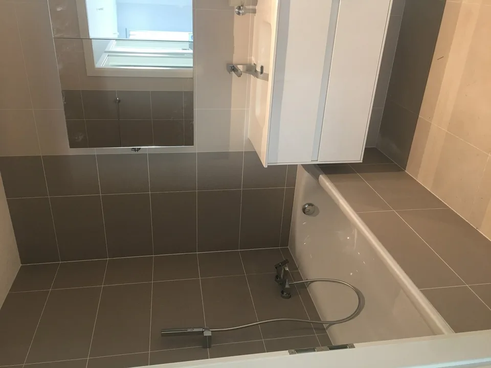 Schönes 3.5-Zimmer-Apartment mit Balkon in Monthey – Foto 3 von 3