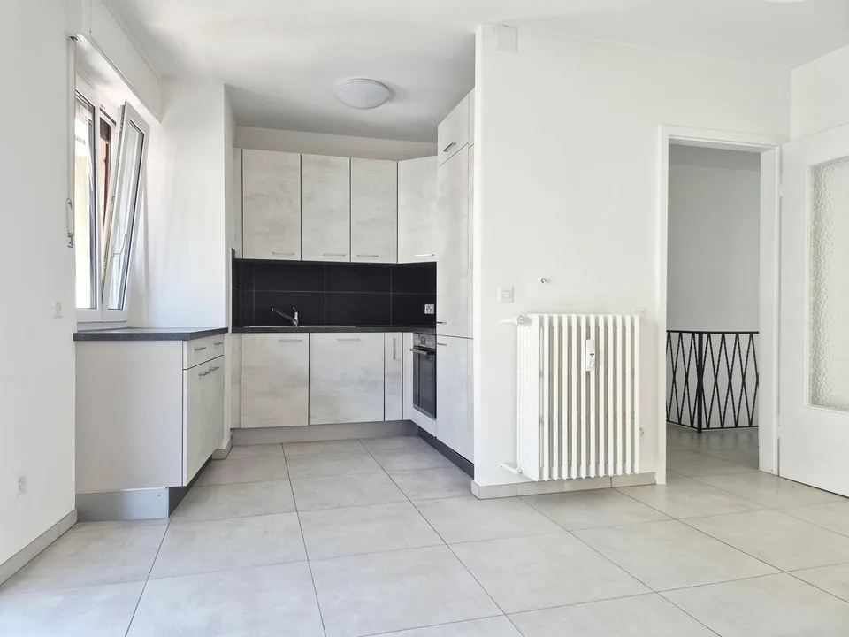 Wohnung 3.5 Zimmer komplett renoviert mit Seeblick – Foto 2 von 10