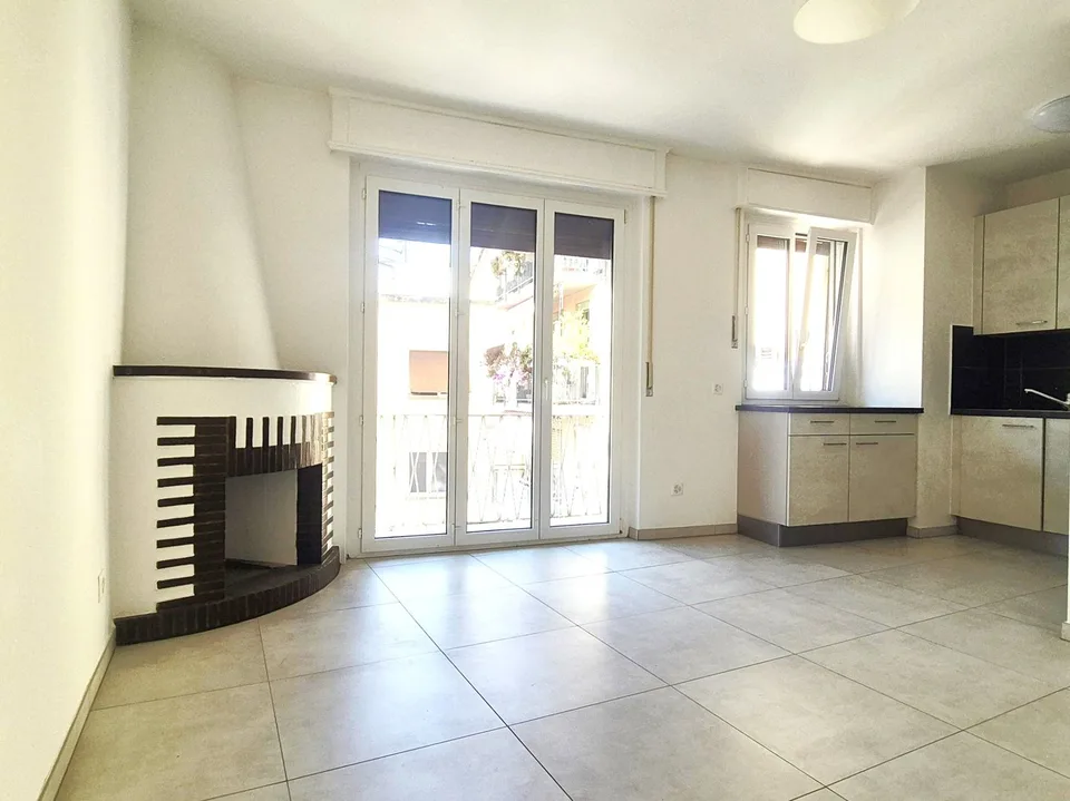 Wohnung 3.5 Zimmer komplett renoviert mit Seeblick – Foto 3 von 10