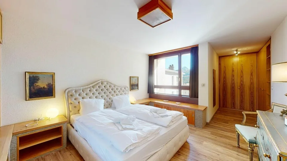 Zuhause im Herzen von St. Moritz - 4,5-Zimmer-Wohnung mit Panoramabalkon – Foto 9 von 15