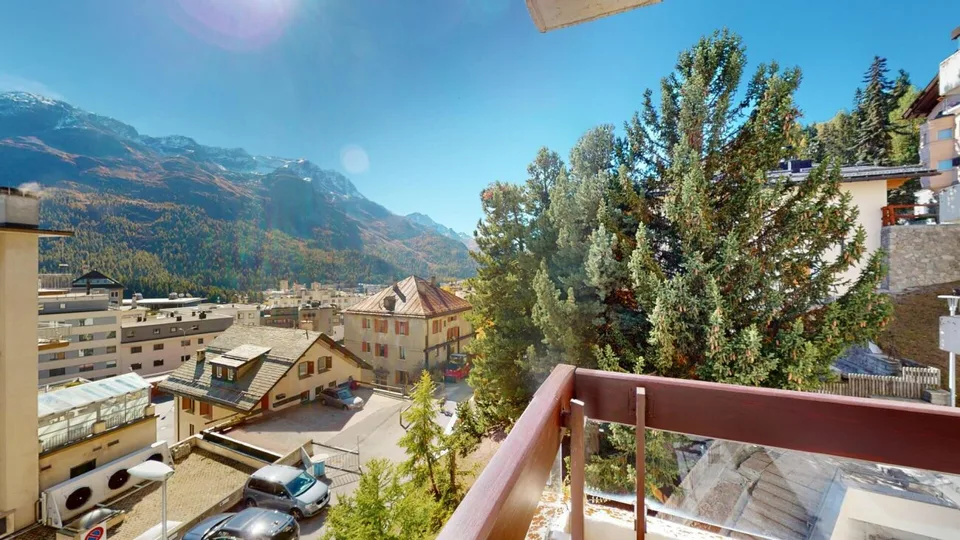 Zuhause im Herzen von St. Moritz - 4,5-Zimmer-Wohnung mit Panoramabalkon – Foto 8 von 15
