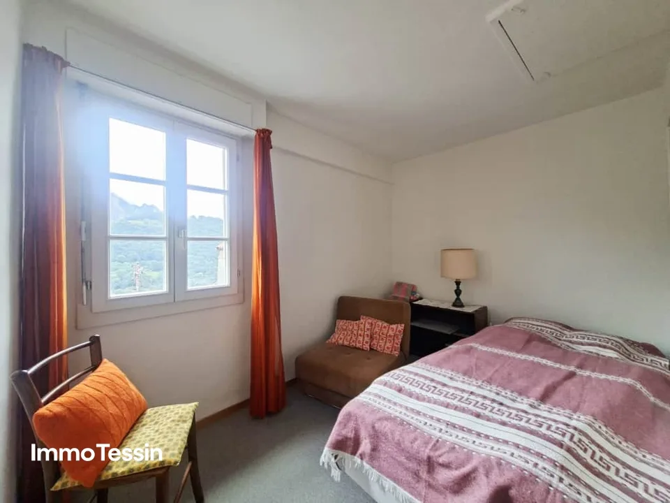 Maison rénovée avec amour au cœur du Nucleo de Bidogno avec son propre jardin à un prix imbattable – photo 11 sur 13