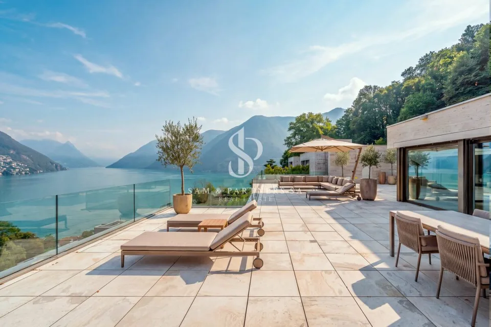 Eleganz und Privatsphäre mit Seeblick – Foto 3 von 18