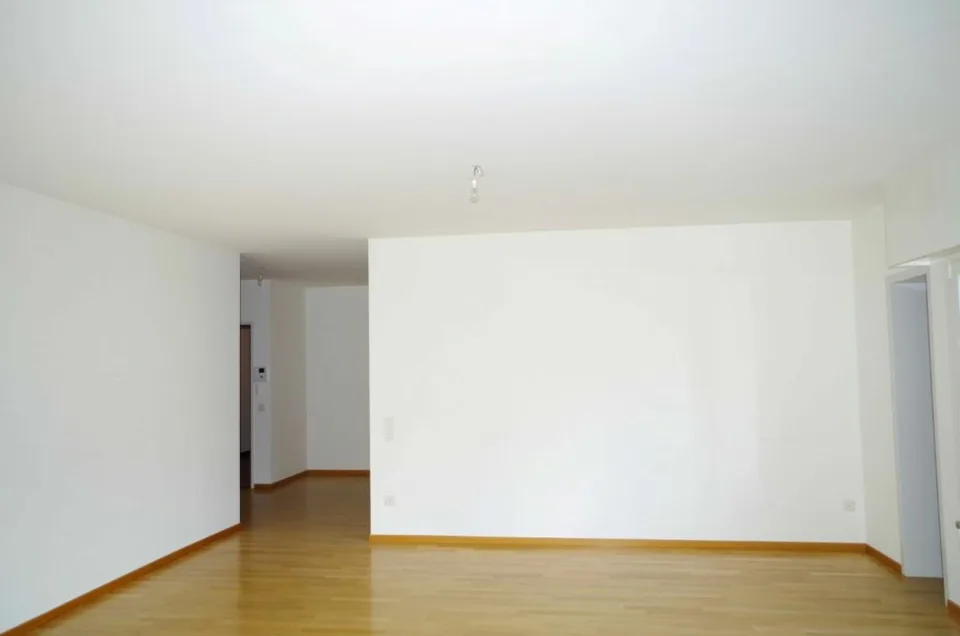 Helles und geräumiges 3 1/2-Zimmer-Apartment mit 157 m² – Foto 3 von 10