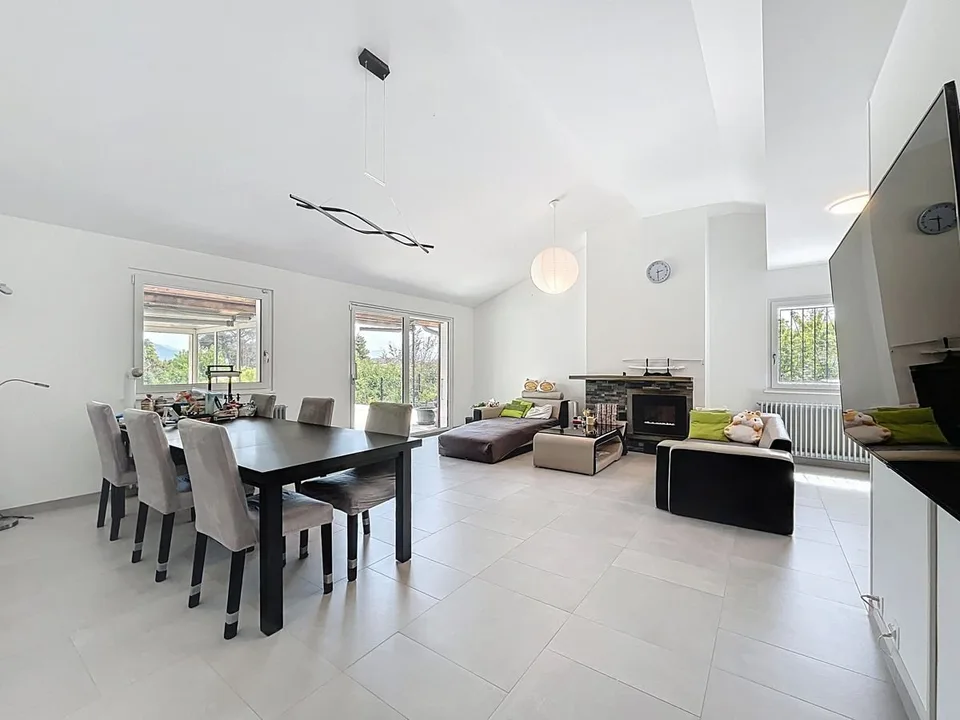 Individual villa with pool – photo 4 of 9
