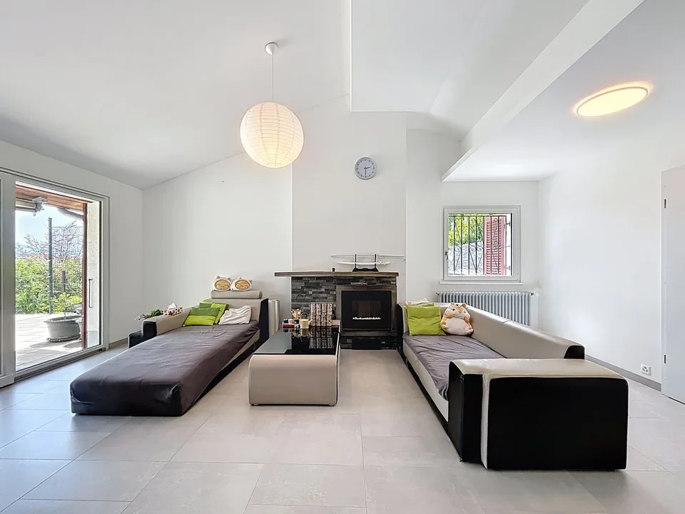 Individual villa with pool – photo 5 of 9