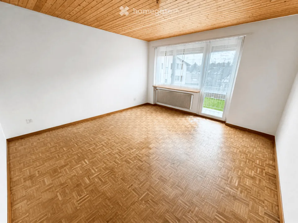 Appartement 3.5 pièces avec espace de vie spacieux et parking à Biberist – photo 2 sur 6