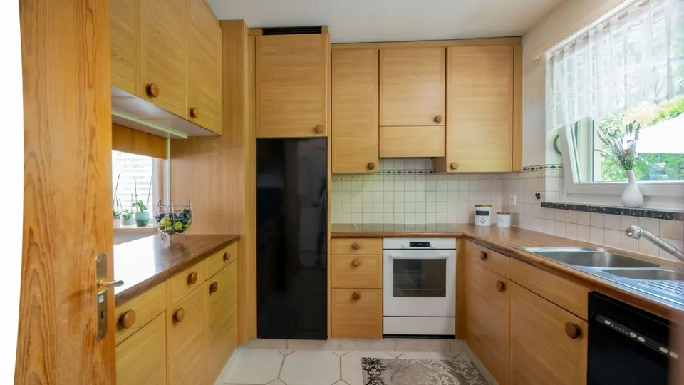 Freistehendes Einfamilienhaus mit Umschwung – Foto 14 von 30